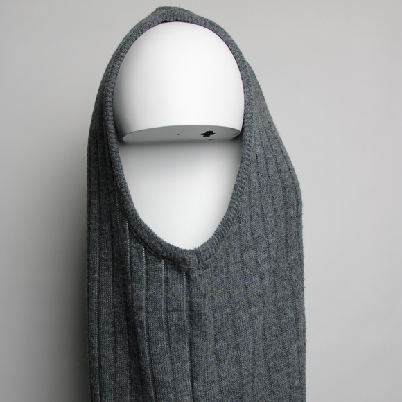 Comfort Knits Large Sleeveless Pullover - Picture 4 of 5